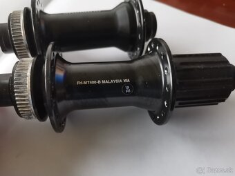 Predný a zadný náboj shimano hb-mt400-b a shimano fh-mt400-b - 3