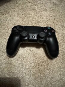 PS4 Pro 1 TB - 3