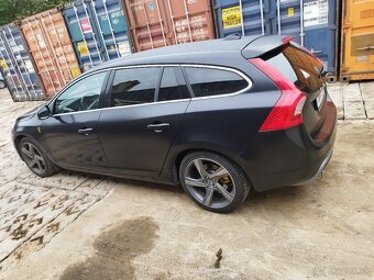 Volvo V60 D4 2.0 120kw R Design - 3