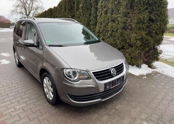 Volkswagen Touran 1,4 TSi pravid.servis ,7 míst benzín - 3