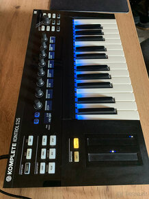 Komplete Kontrol S25 - 3