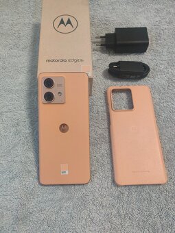 Motorola Edge 40 Neo 256GB,12GB RAM,broskyňová - 3