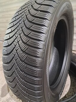 Hankook zimné 185/60/R15 - 3