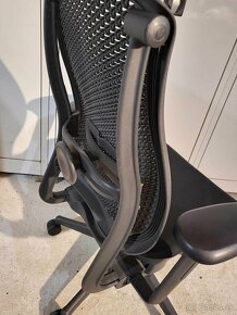 Kvalitná kancelárska stolička Herman Miller nosnosť 160kg - 3