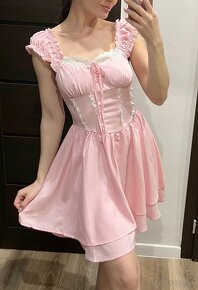 Krásne ružové krátke šaty - 3