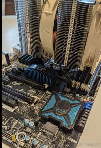 Intel DX79TO + i7 3820 + 16GB DDR3 + Noctua - 3