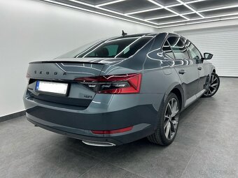 Superb 2,0 TDI Sportline 147kW 4x4 Sedan Matrix Top stav - 3