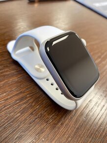 Apple Watch 4, 44 mm, silver aluminum - 3