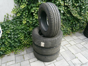 Predám 4x letné ako nové pneu Michelin 215/65 R16C 106/104T - 3