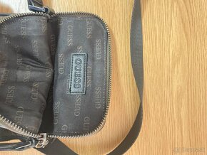 Guess crossbody taska - 3