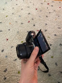 Sony Alpha 5000 - 3