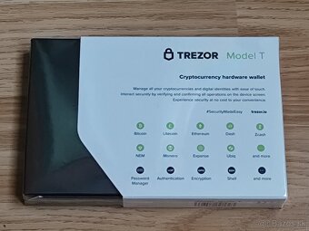 Predám krypto peňaženku značky Trezor Model T - 3