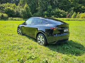 Tesla model Y Long range model 2023 - 3