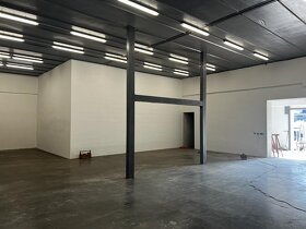 Prenájom dvoch hál, skladov 200m2 a 340m2 - 3