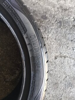 225/40 R18 - 3