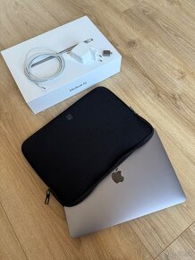 MacBook Air  Retina - 3