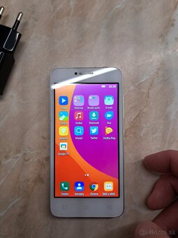 Mobily Lenovo a Motorola - 3