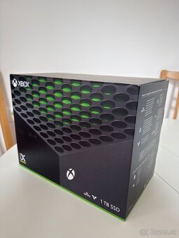 Xbox Series X + 2 ovládače - 3