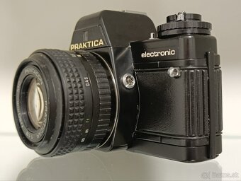 Praktica B100 Electronic s objektívom - 3