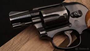 Predam sikovny revolver Smith&Wesson "agent" 38special - 3