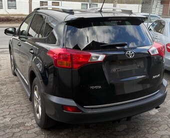 Toyota RAV4 2.2 - REZERVOVANE 04/2025 - 3