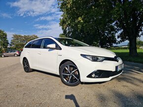 Toyota Auris TS 1.8 l VVT-i Hybrid, odpočet DPH - 3