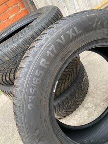 Predám Zimné pneu Semperit Speed Grip5 235/65 r17 - 3