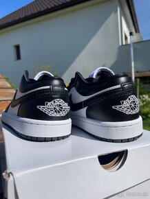 Nike Air Jordan 1 Low Panda - 3