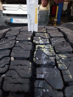 Nákladné pneumatiky 275/70 r22,5 - 3