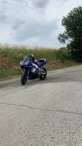 Yamaha yzf r1 - 3