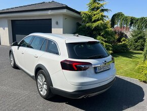 Insignia ST Country Tourer - 3