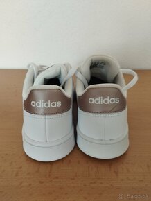 Botasky Adidas 35 - 3