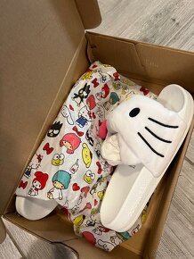 Adidas x Hello Kitty slides - 3