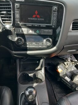 Mitsubishi Outlander III 2,2 DID 110kW 4x4 na ND - 3