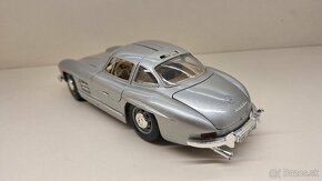 1:18 MERCEDES-BENZ 300SL - 3