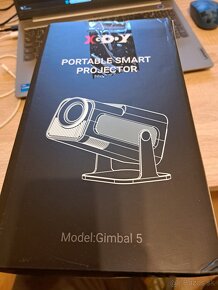 Prenosný projektor XGODY Gimbal 5 - NOVÝ, nepoužívaný - 3