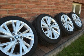 5x112 R17 Letna sada Skoda Octavia 3/4 +225/45 R17 Pirelli - 3