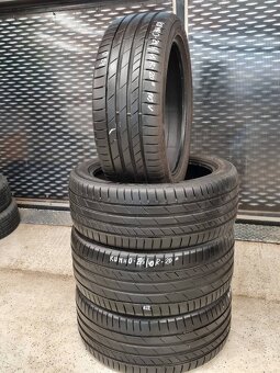 Dvojrozmer Kumho 245/45 R20 275/40 R20 Letné pneu - 3