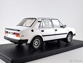 ŠKODA 130 L 1988 1:18 IXO - 3