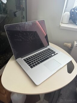 Macbook Pro 15 palcovy - 3