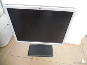 20"lcd Samsung sirokouhly 20e a 19"lcd NEC 4:3 15e - 3