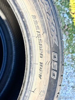 Dunlop 235/55 R20 - 3