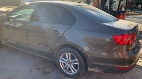 Turbo Volkswagen Jetta IV 1.6 TDI 03L253016T  PREDÁM Motor 4 - 3