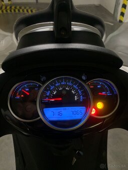 Piaggio Beverly 300 ie Sport - 3