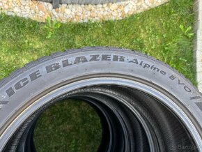 245/45 R19 102W - 3