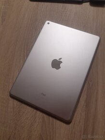 9.7" iPad 5 / 32GB Gold TOP stav+bluetooth klávesnica - 3