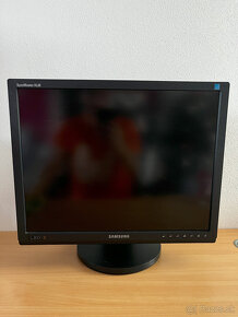 Monitory LCD LED 21,5" / 20" - 3