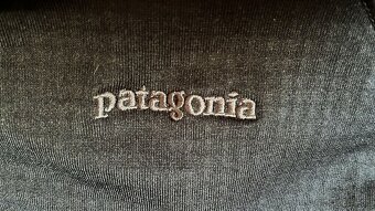 Patagonia R2 pánska páperová bunda - 3