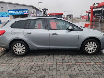 Opel astra sport Tourer - 3