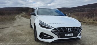 Hyundai i30 kombi 1.5 Tgdi Play automat - 3